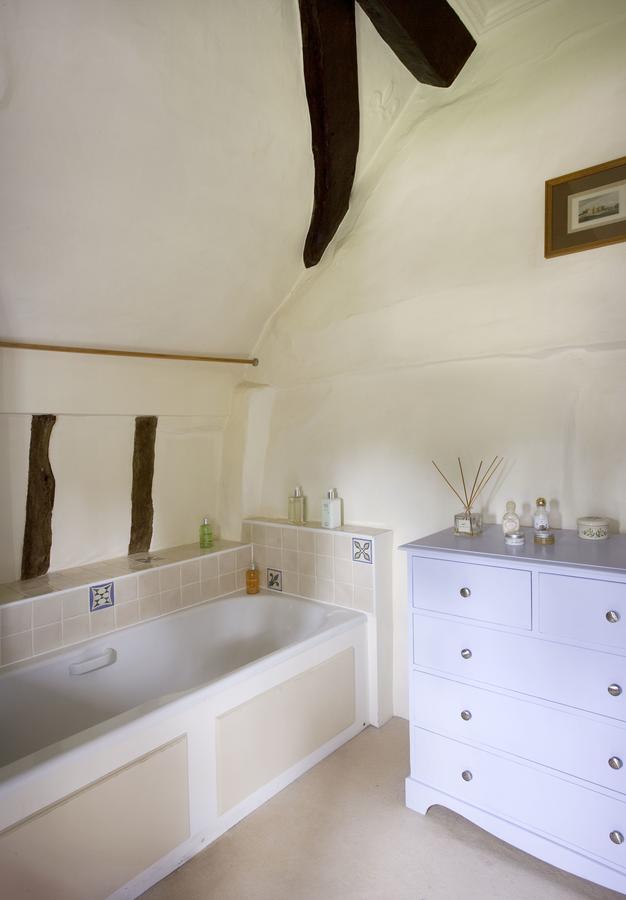 The Old Manor House Bed & Breakfast Halford  Eksteriør bilde