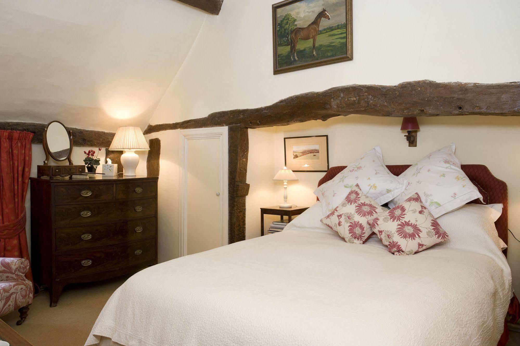 The Old Manor House Bed & Breakfast Halford  Eksteriør bilde